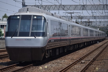 小田急電鉄30000形30252×6を和泉多摩川駅で撮影した画像