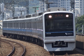 小田急電鉄3000形3656×8を狛江駅で撮影した画像