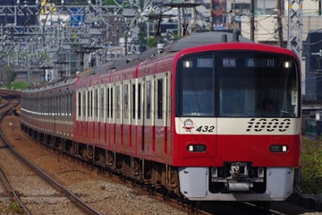 京急電鉄1000形1429編成を京急東神奈川駅で撮影した画像