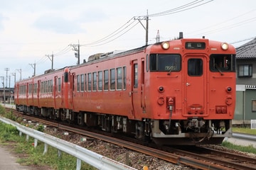JR西日本キハ40形2090を油田～砺波間で撮影した画像