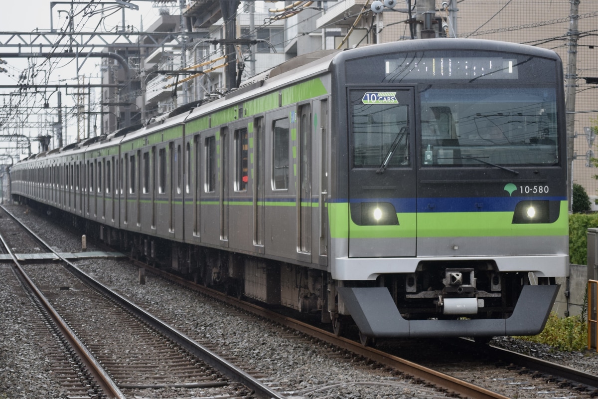 東京都交通局 大島車両検修場 10-300形 10-580F