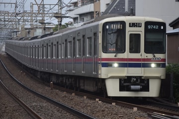 京王電鉄9000系9742Fを八幡山～上北沢間で撮影した画像