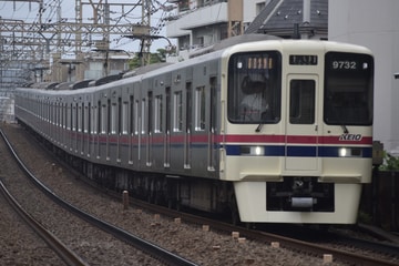 京王電鉄9000系9732Fを八幡山～上北沢間で撮影した画像