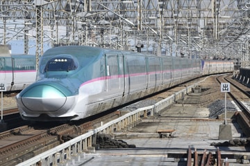 JR東日本E5系U35編成を大宮駅で撮影した画像