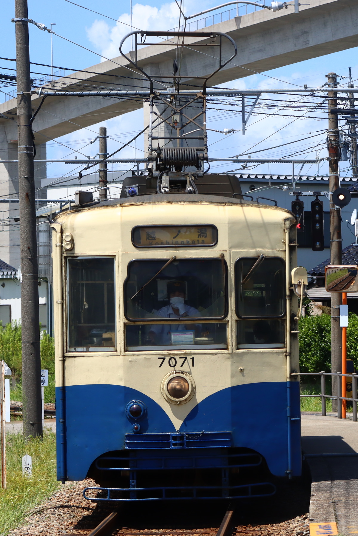 万葉線 米島口車庫 7070形 デ7071号
