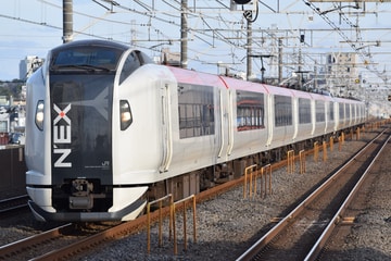 JR東日本E259系クラNe022編成を船橋～市川間で撮影した画像