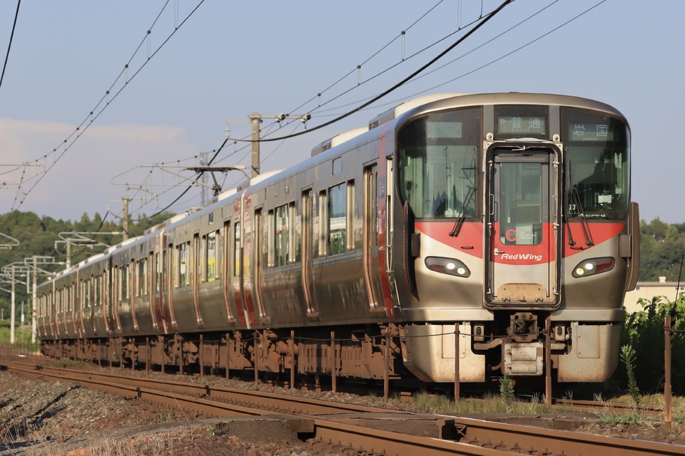 JR西227系A43編成<br class="br-sp" />(ヒロA43編成)の写真