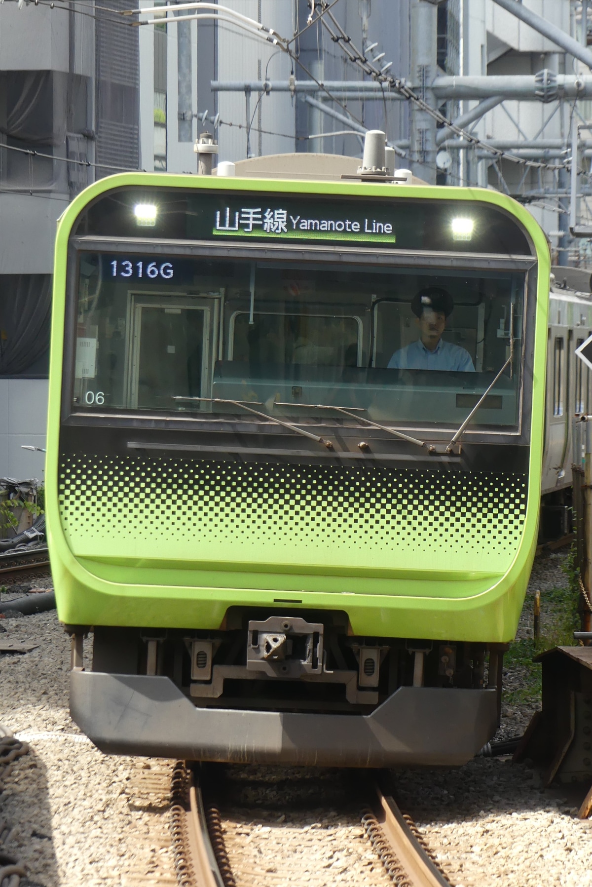 JR東日本 東京総合車両センター本区 E235系 トウ06編成