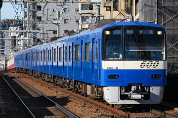 京急電鉄600形606Fを立会川駅で撮影した画像
