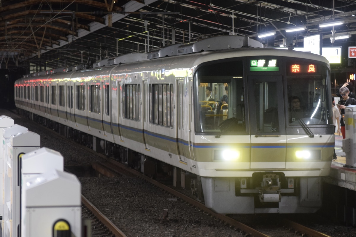 JR西日本 吹田総合車両所奈良支所 221系 NC601編成
