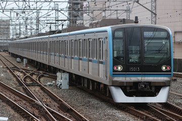 東京メトロ15000系15113Fを妙典駅で撮影した画像