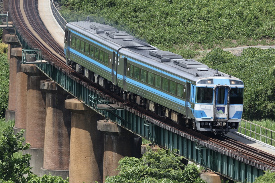 JR四キハ185系キハ185-19の写真