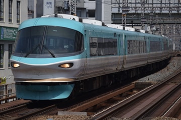 JR西日本283系HB602編成を野田駅で撮影した画像
