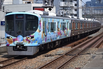 JR西日本323系LS12編成を野田駅で撮影した画像