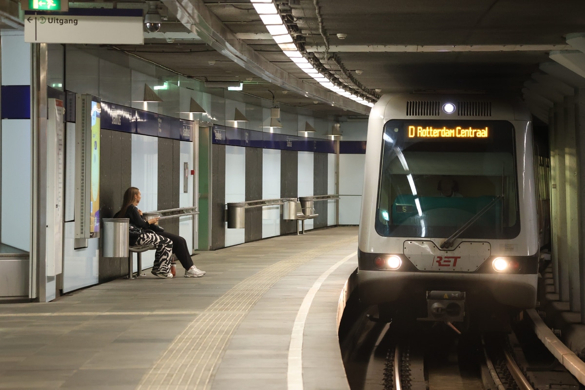 Rotterdamse Elektrische Tram  series 5300 
