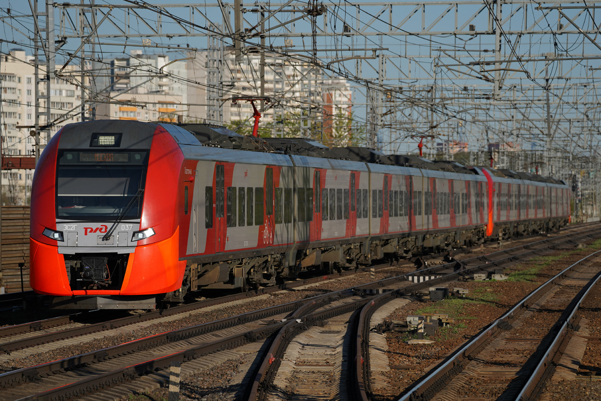 ロシア鉄道  ЭС1 
