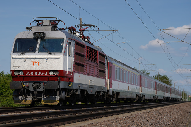 Class350をCity of Báhoňで撮影した写真