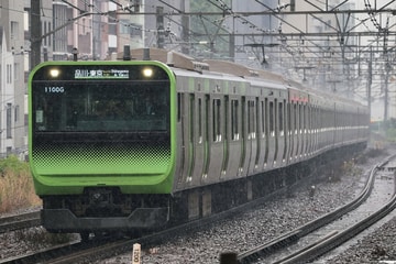 JR東日本E235系トウ06編成を恵比寿駅で撮影した画像