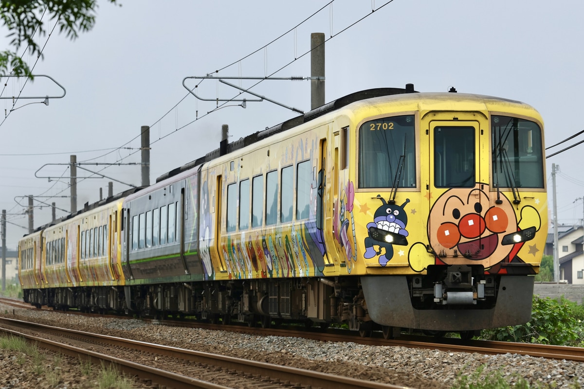 JR四国 高知運転所 2700系 2702