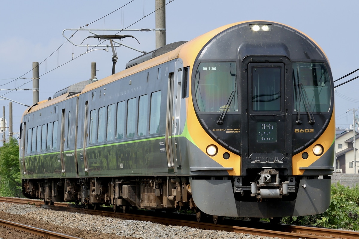 JR四国 松山運転所 8600系 E12編成