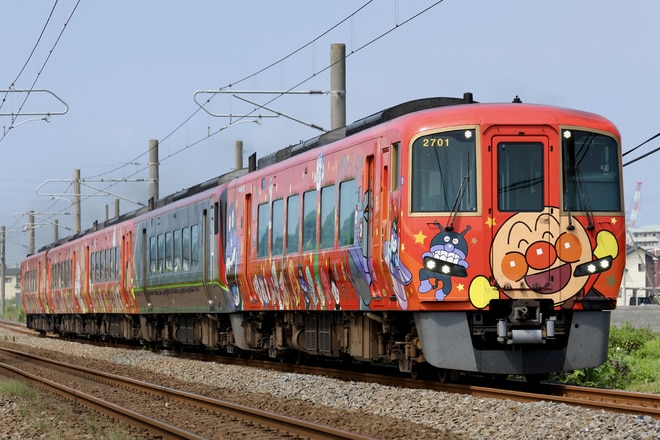 高知運転所2700系2701を多度津～讃岐塩屋間で撮影した写真