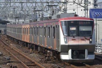 東急電鉄6000系6101Fを二子玉川駅で撮影した画像