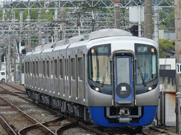 西日本鉄道3000形3011Fを西鉄二日市駅で撮影した画像