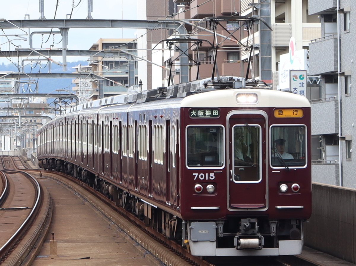 阪急電鉄  7000系 7015F
