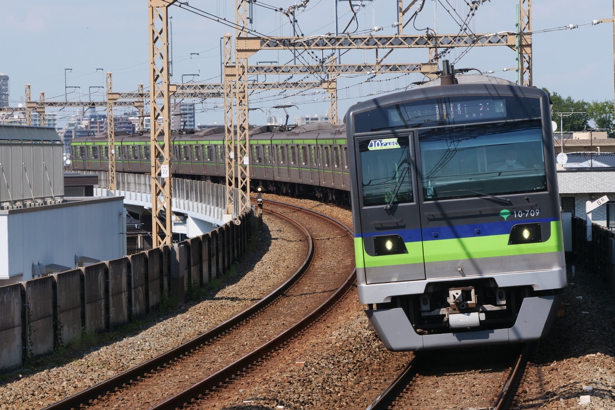 東京都交通局 大島車両検修場 10-300形 10-700F