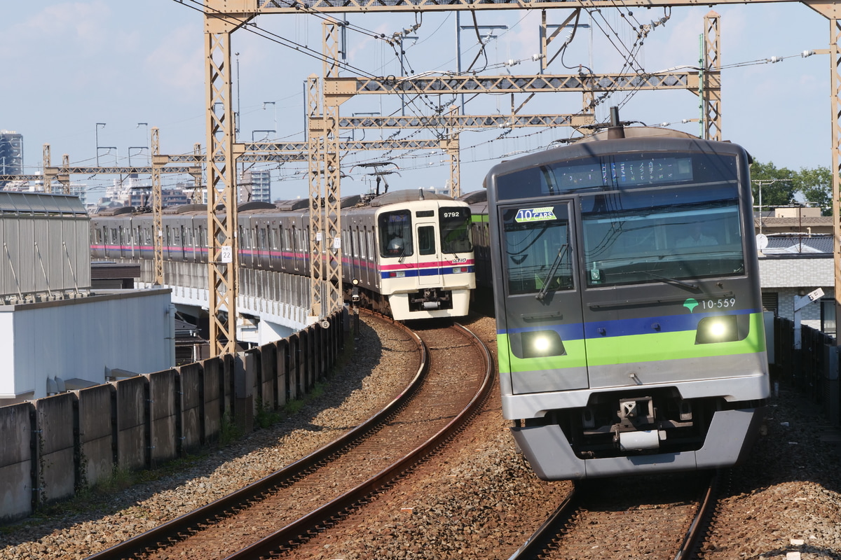 東京都交通局 大島車両検修場 10-300形 10-550F