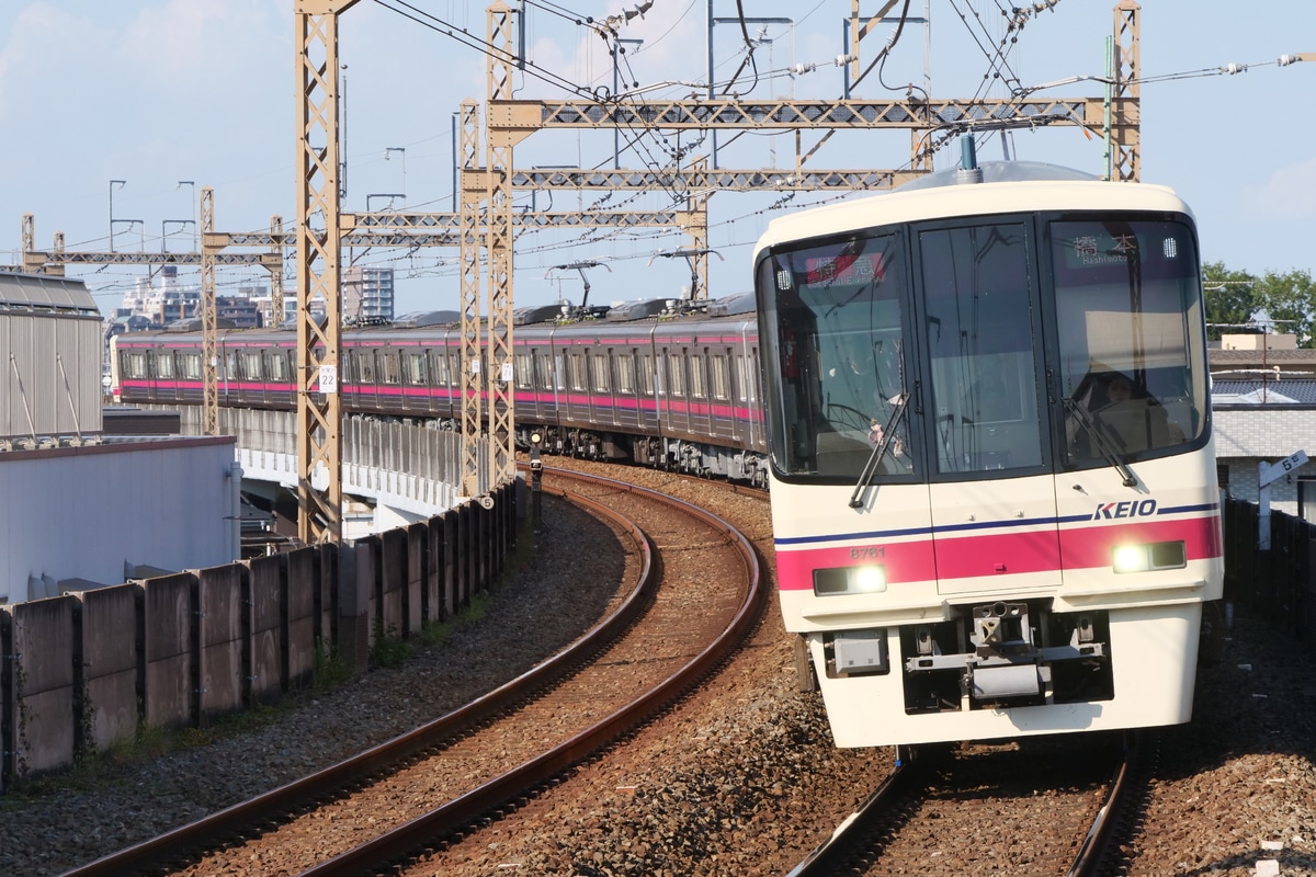 京王電鉄  8000系 8711F