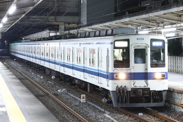 東武鉄道8000系8159fを大宮公園駅で撮影した画像