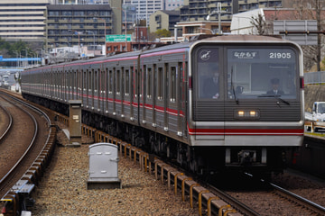 大阪市高速電気軌道21系21605Fを桃山台駅で撮影した画像
