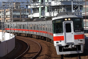 山陽電気鉄道5000系5010Fを杭瀬駅で撮影した画像