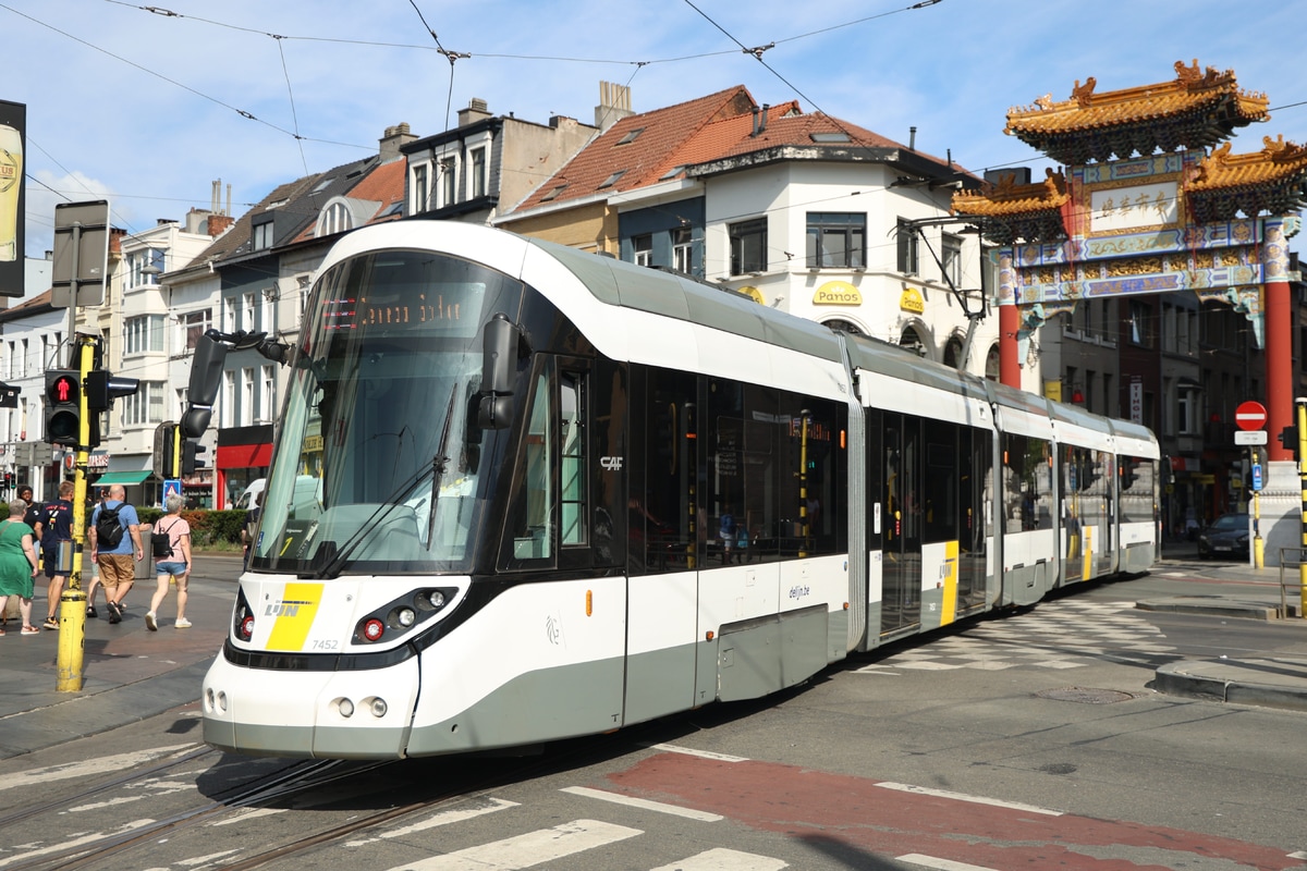 De Lijn  CAF 100 7452