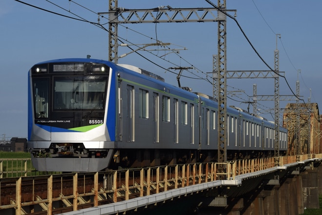 byトーブ