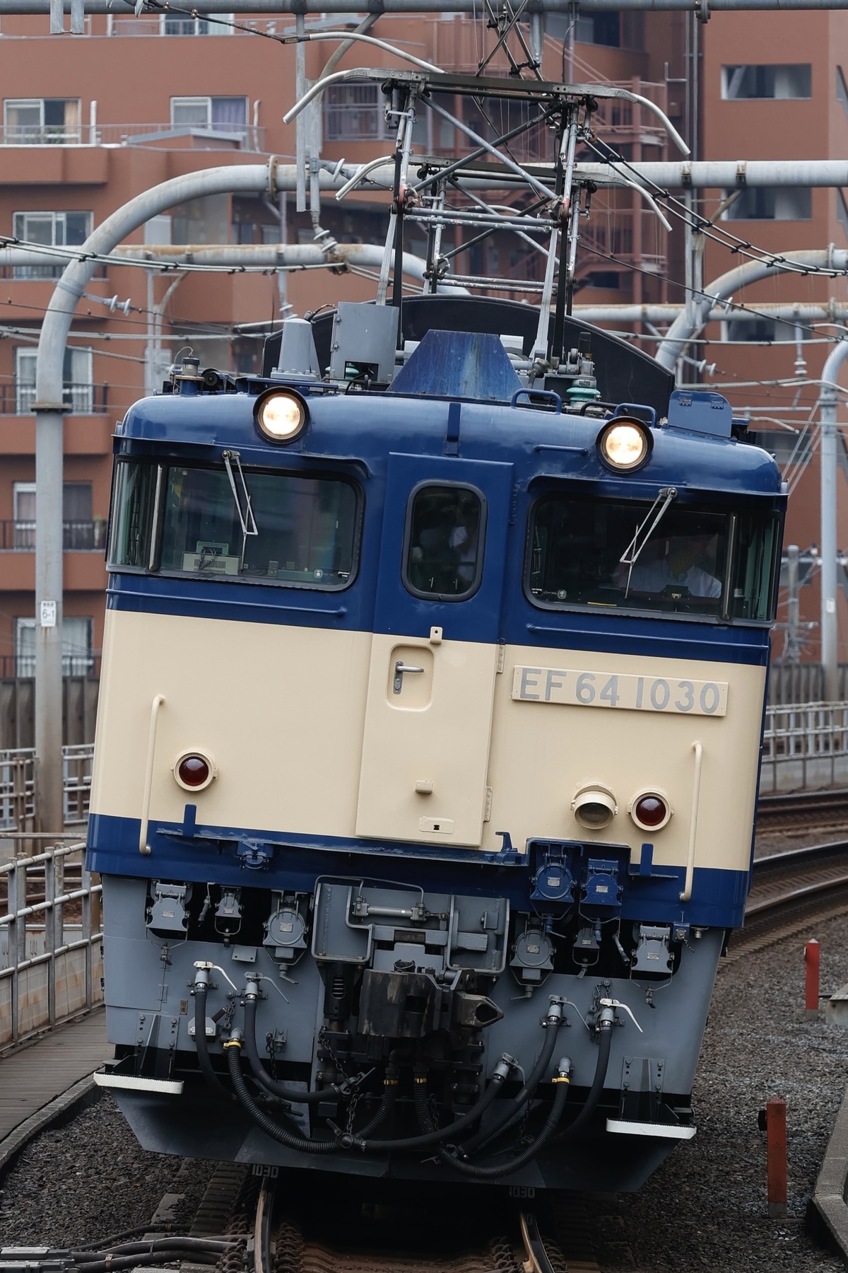 JR東日本 新潟車両センター EF64 1030