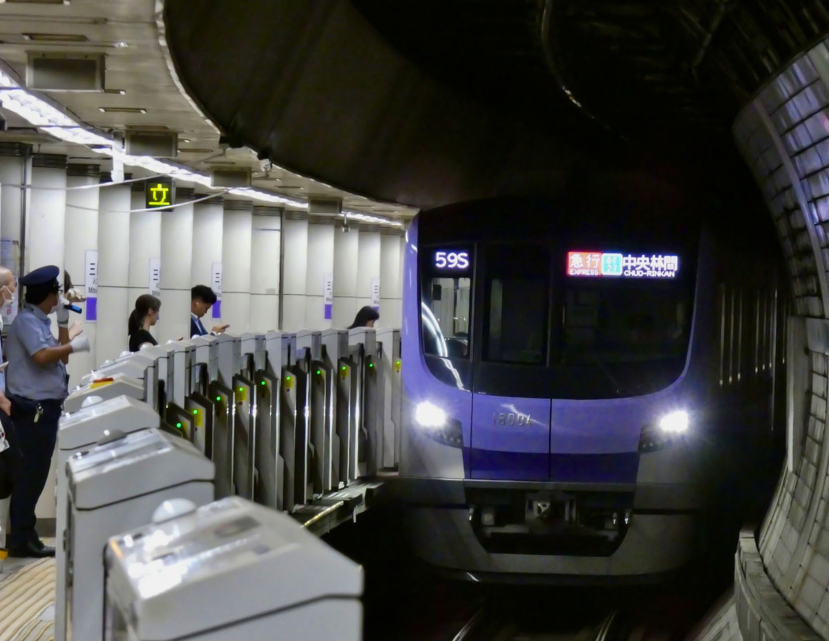 JR東日本  東京メトロ18000系 