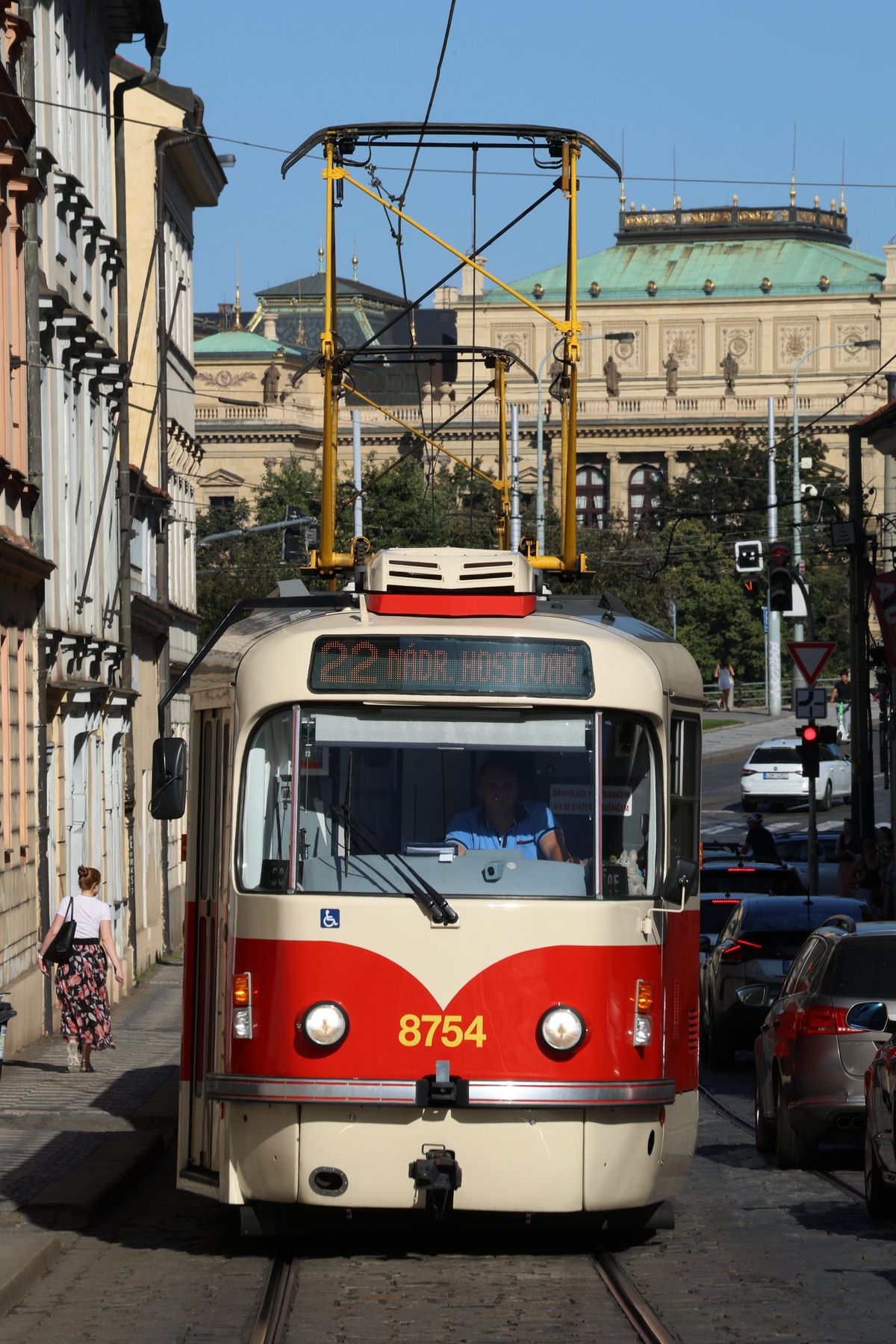 Dopravní podnik hl. m. Prahy  T3R.PLF 8754