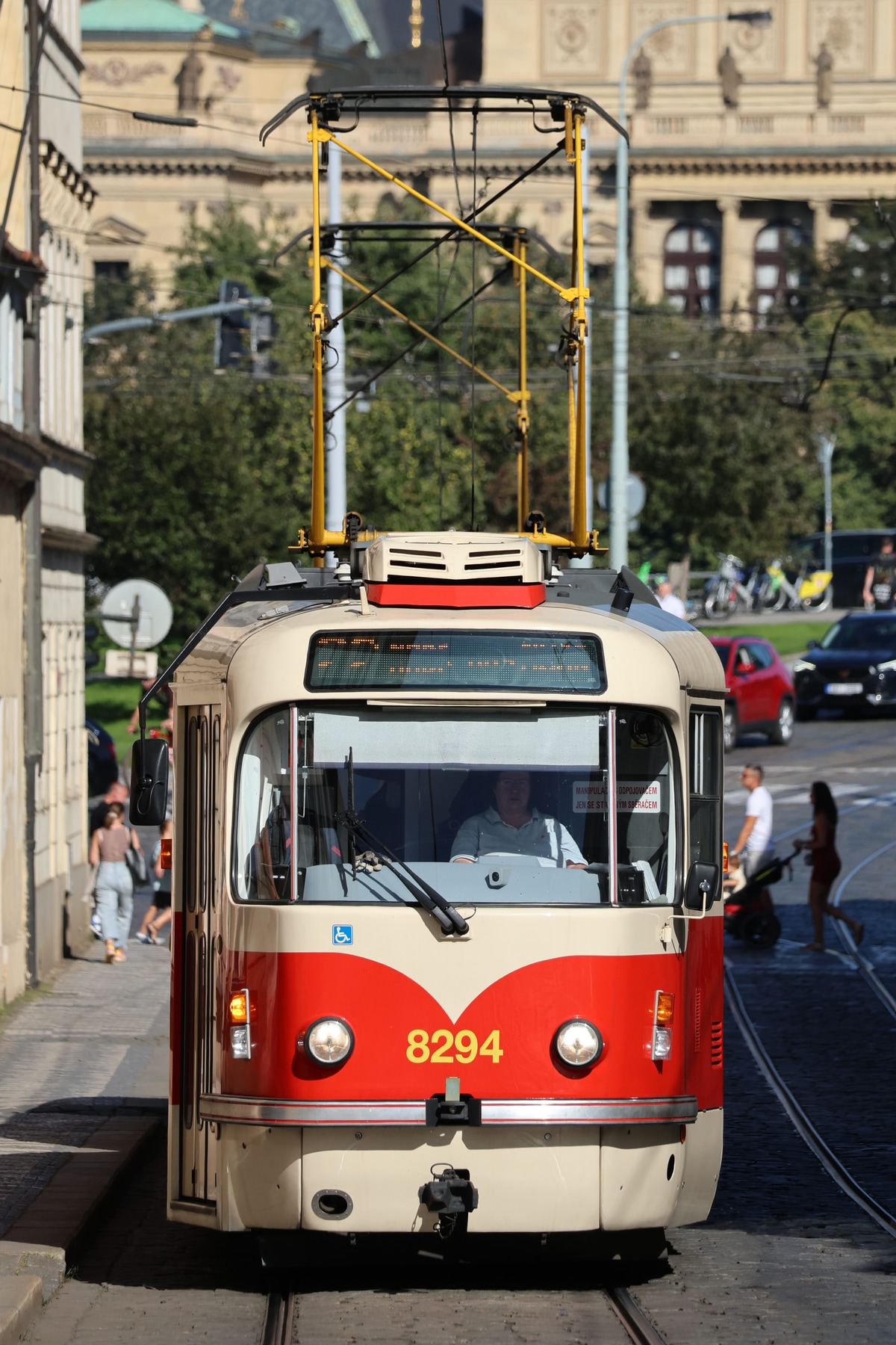 Dopravní podnik hl. m. Prahy  T3R.PLF 8294