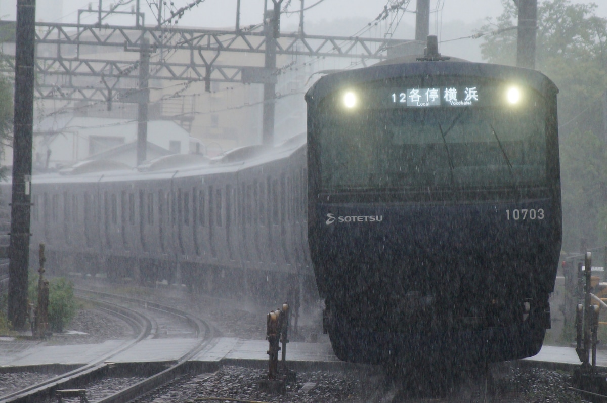 相模鉄道 かしわ台車両センター 10000系 10703f