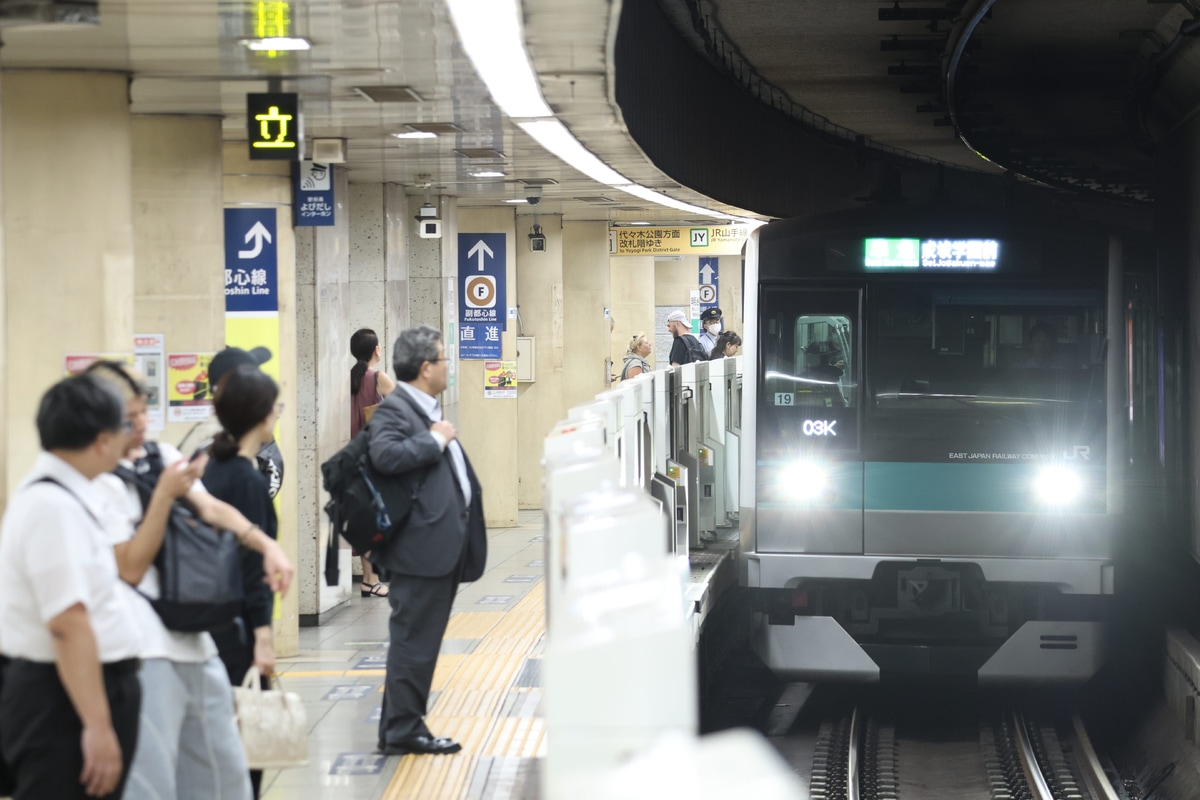 JR東日本 松戸車両センター本区 E233系 マト19編成