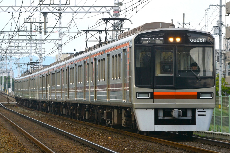 大阪メトロ66系66601F<br class="br-sp" />(66601編成)の写真