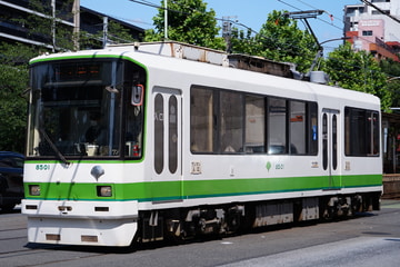 東京都交通局8500形8501を早稲田～面影橋間で撮影した画像