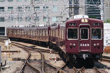 阪急電鉄3300系3329Fを大阪梅田駅で撮影した画像