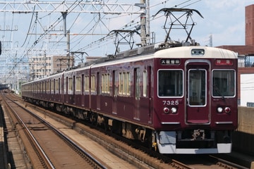 阪急電鉄7300系7325Fを上新庄駅で撮影した画像