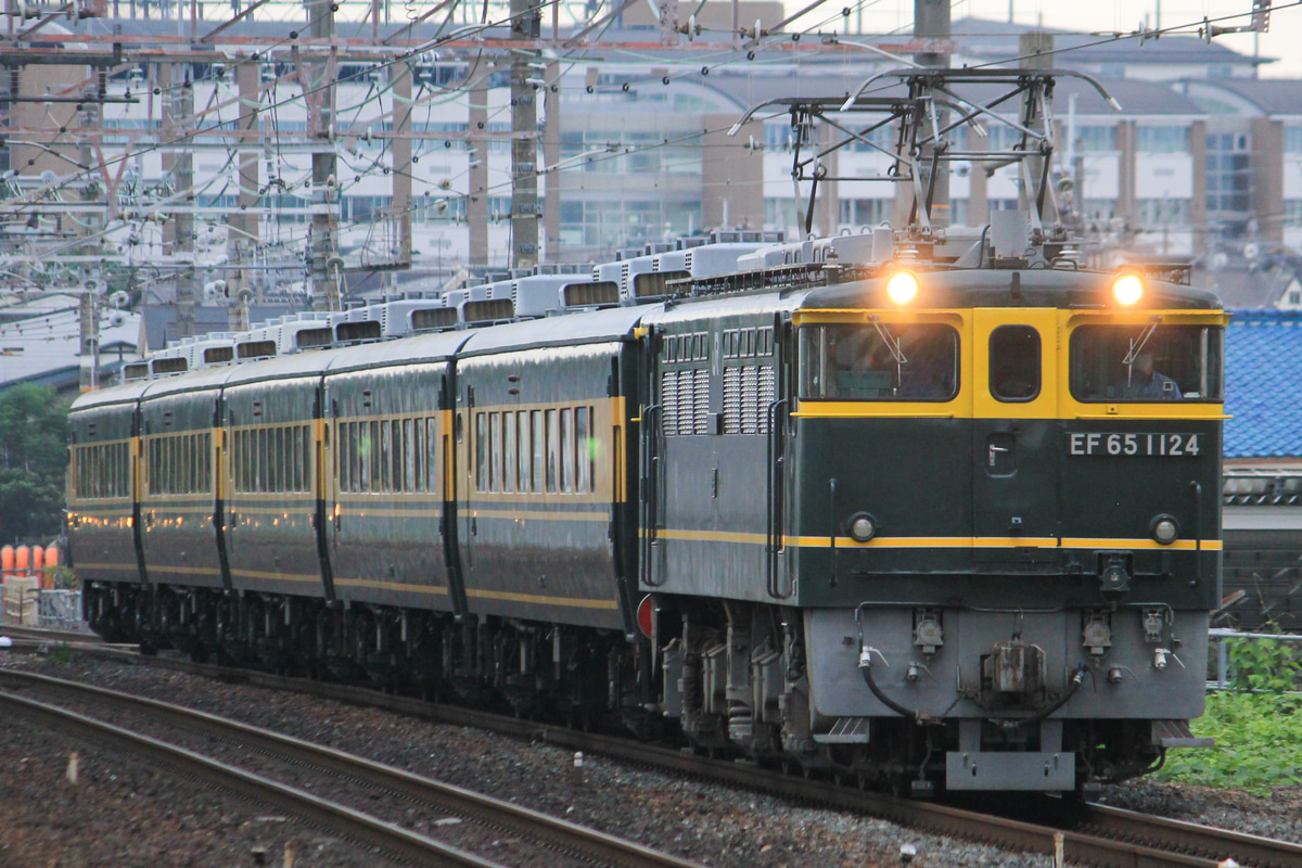 JR西日本  EF65 1124