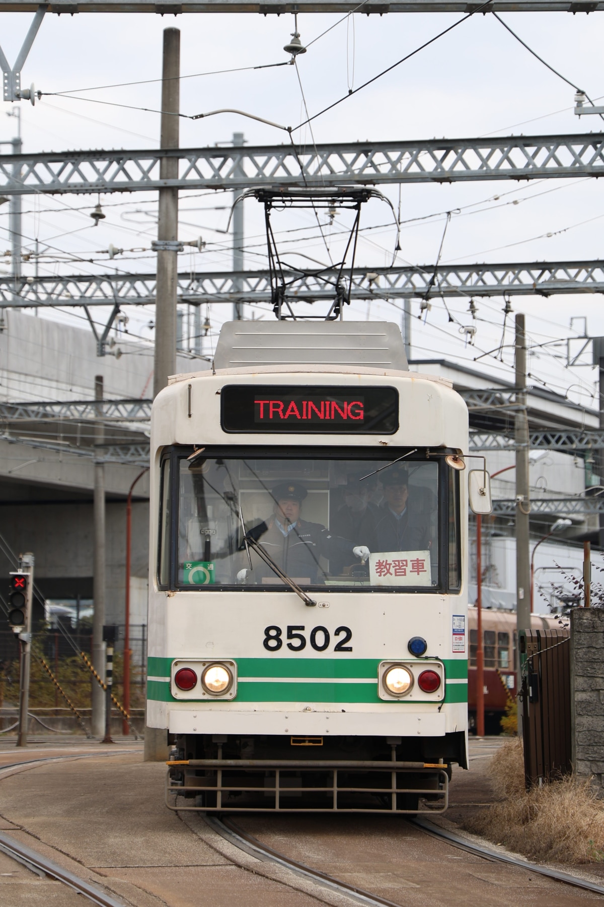 熊本市交通局  8500型 8502