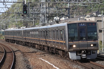 JR西日本207系H3編成を島本駅で撮影した画像