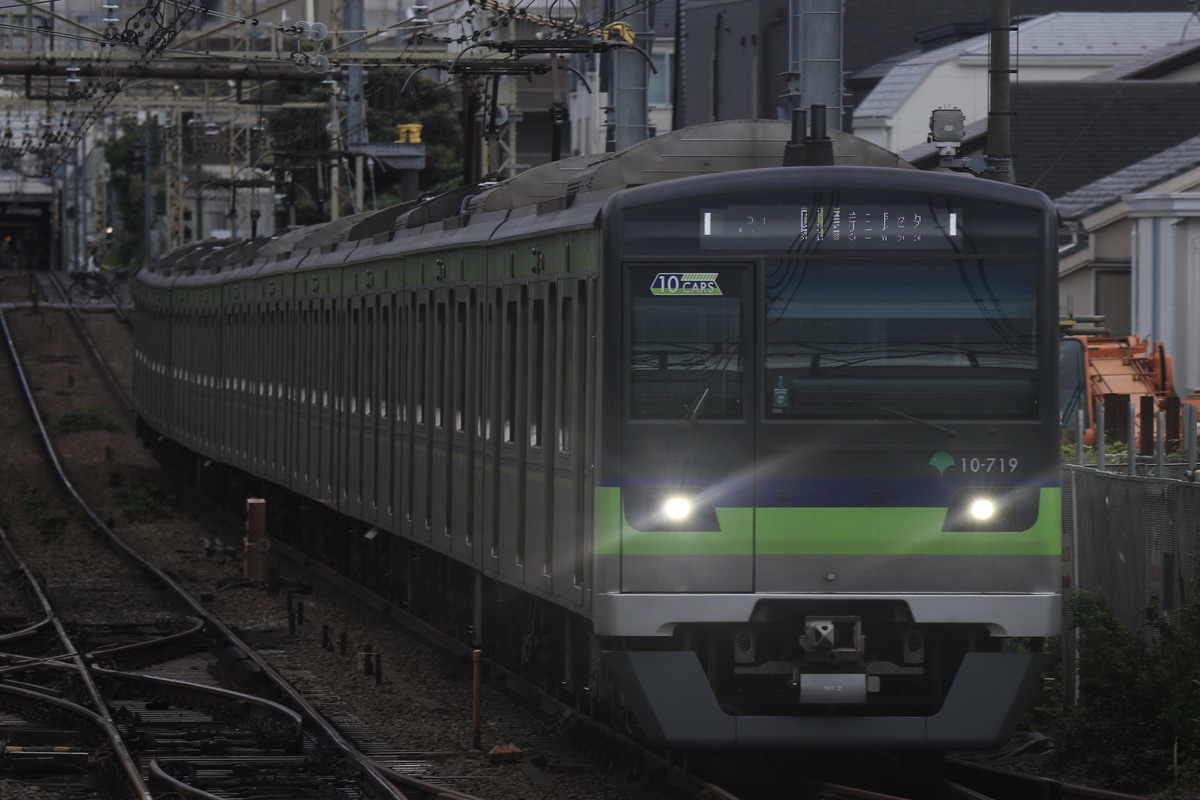 東京都交通局 大島車両検修場 10-300形 10-710F
